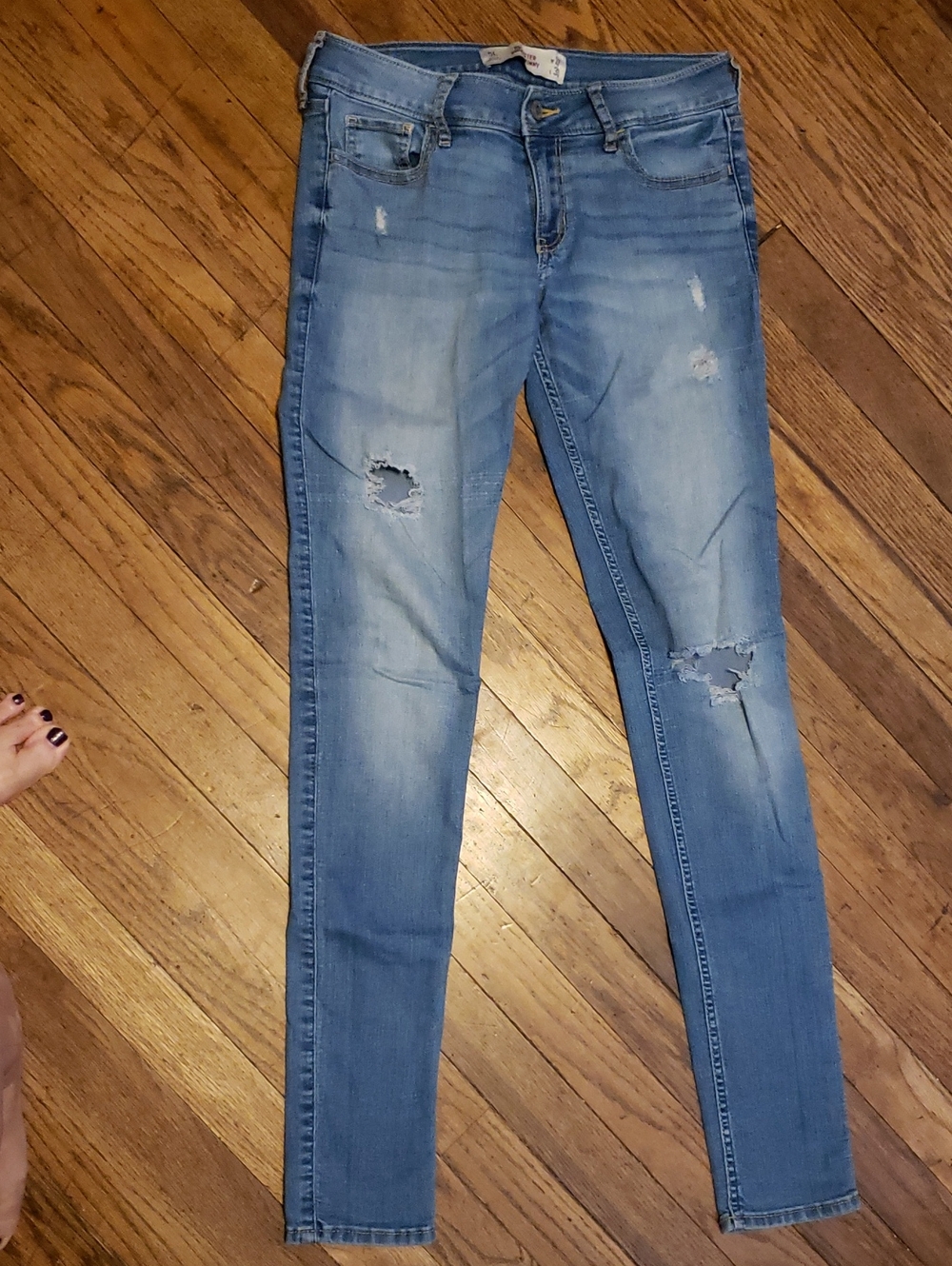 Hollister size 5 Long super Skinny